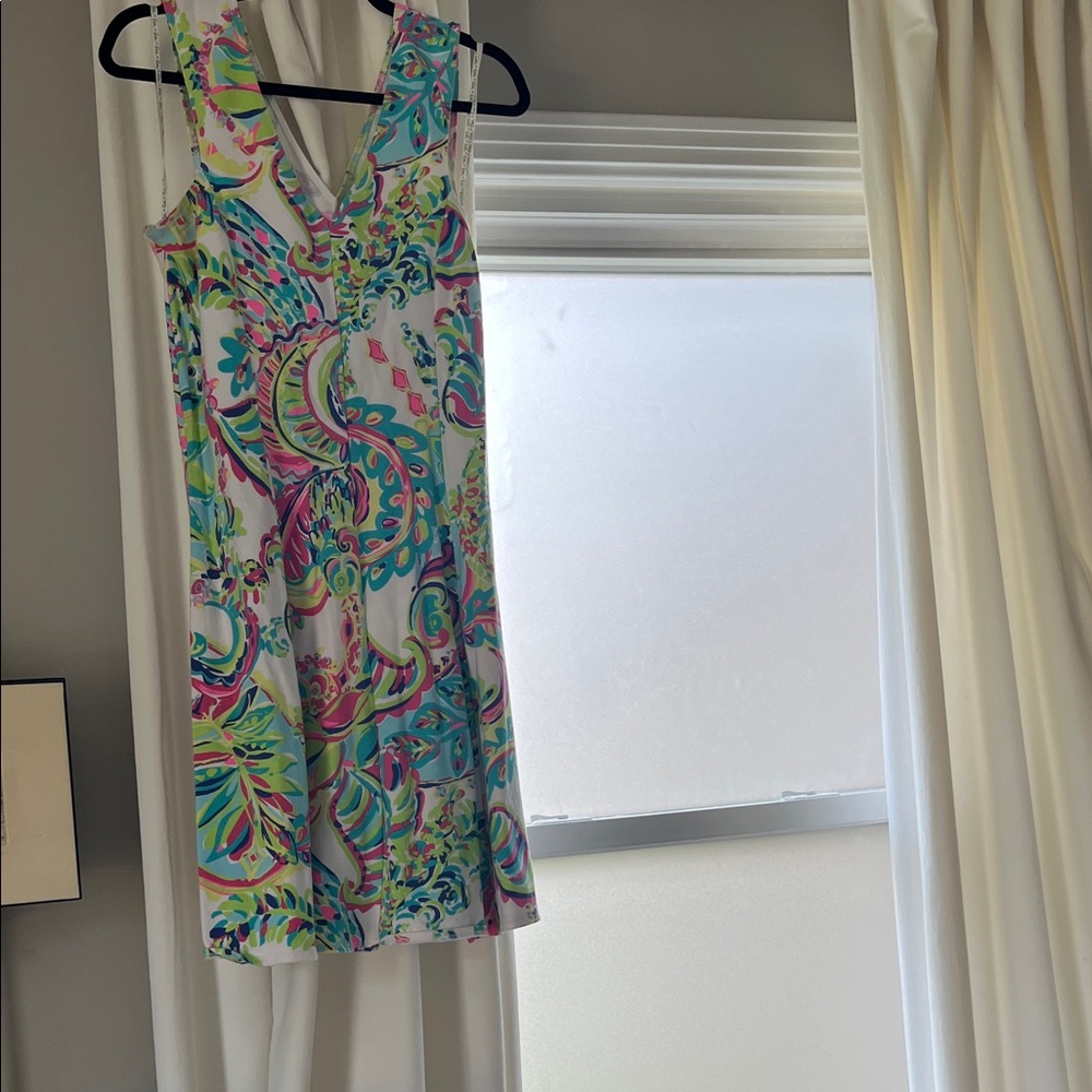 Lilly Pulitzer Vibrant Pink and Green Garment🌸
